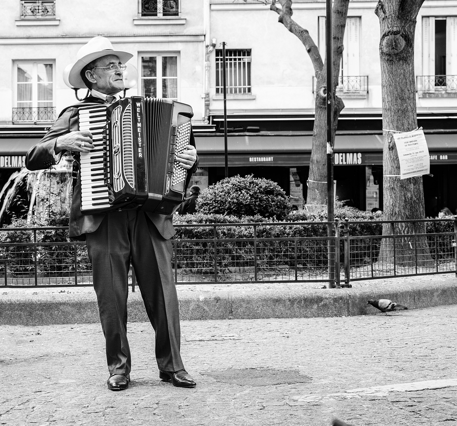 a-would-be-street-photographer-in-paris-karen-hutton